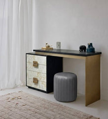 ICON Dresser